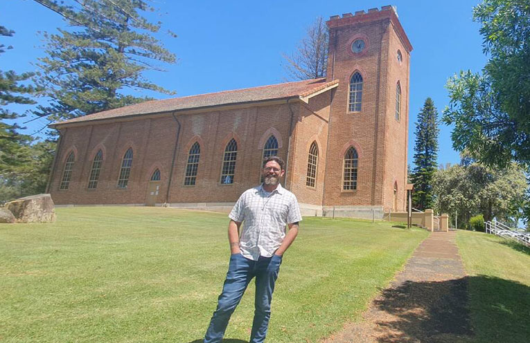 St Agnes’ and St Thomas’ to shine with light, art and music for ArtWalk 2025