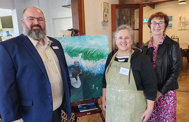 Local artist’s Art Trail raffle raises much-needed funds for farmers