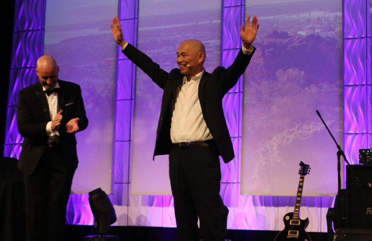 Chinese hypnotist inviting believers and sceptics to become the stars of his Glasshouse show