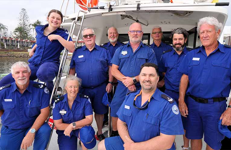 Volunteers receive national commendation for daring bar rescue