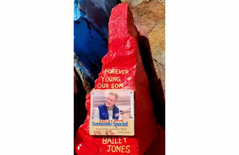 Bailey’s rock at the Port Macquarie breakwall. Photo: Supplied by Caroline Micallef.
