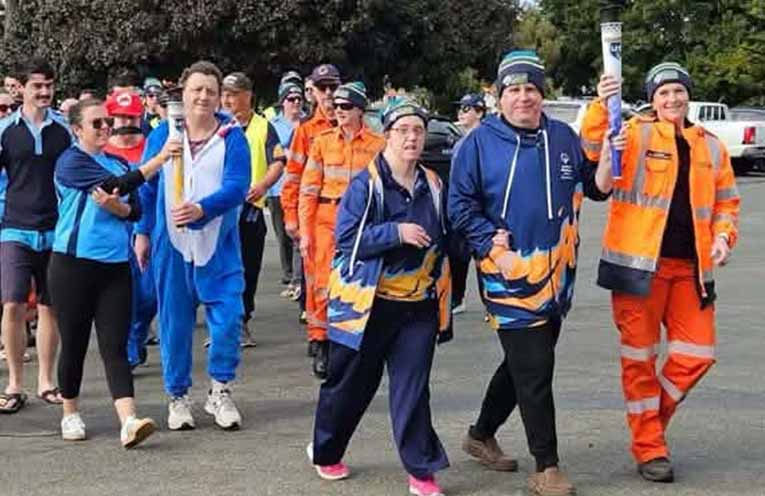 Port Macquarie police take the Plunge for charity