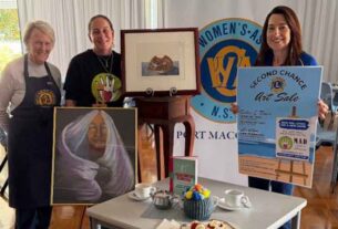 Second chance art sale on Town Green