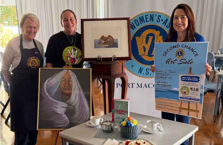 Second chance art sale on Town Green