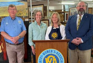 Inaugural Tacking Point Lions Club Second Chance Art Sale raises more than $2000 for Make A Difference
