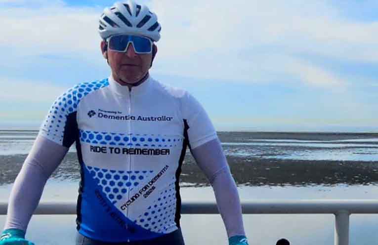 Cyclist covers 650km solo to honour his mum and raise funds for Dementia Australia